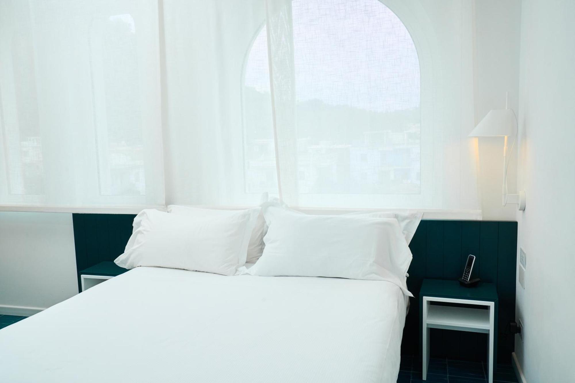 Calea Boutique Hotel Bacoli Værelse billede